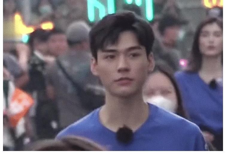 中餐廳|龔俊綜藝錄制生圖，無精修無美顏狀態(tài)真實，顏值讓人看傻眼