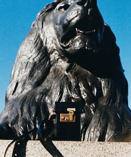 LOCK BAG IN LONDON Lock Bag伦敦巡礼