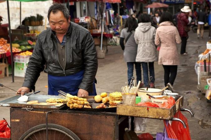 脾虚|提醒各位家长，孩子脾胃虚弱容易诱发积食，平时这3种食物少吃