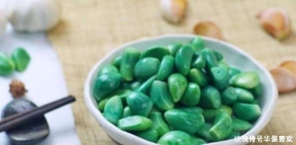 身體|經(jīng)常吃腌制后的大蒜，對(duì)身體有益還是有害？看看營(yíng)養(yǎng)師怎么說(shuō)