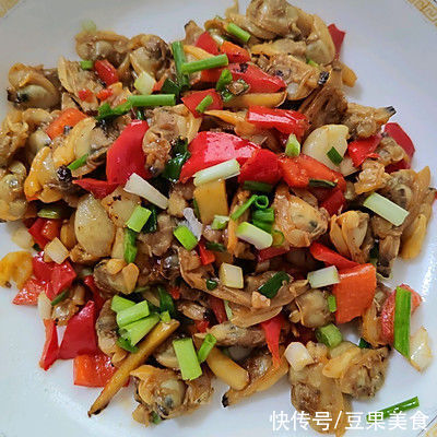 大厨私藏多年的辣椒炒花甲肉你一定不要错过 粉紫色