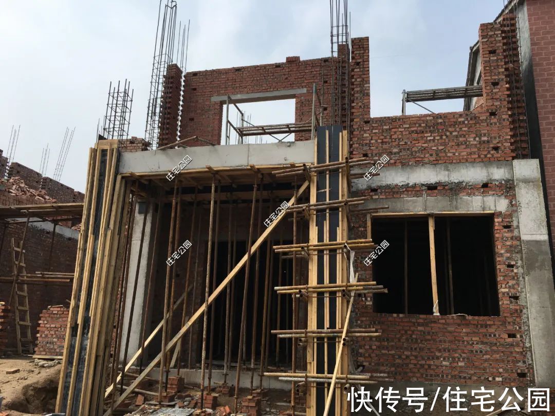 楼面|河南农村85万建三层别墅，比效果图还漂亮