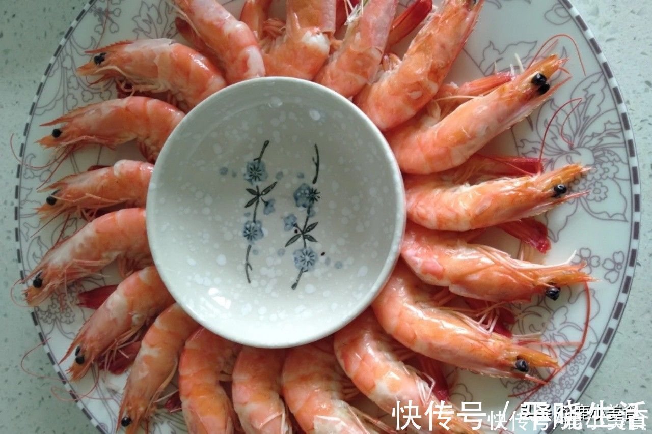 大虾|白灼虾该煮多久？冷水煮还是沸水煮？教你技巧，虾肉弹嫩爽口无腥