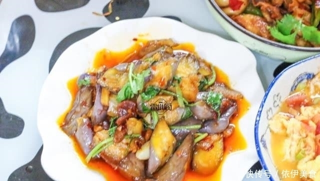 番茄炒蛋|晒晒我下班到家做的晚餐,3个菜成本30块,在饭店80都吃不到