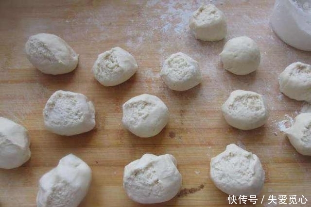 发酵|蒸馒头时,用“它”代替酵母粉,馒头不仅白还松软,吃起来特香甜