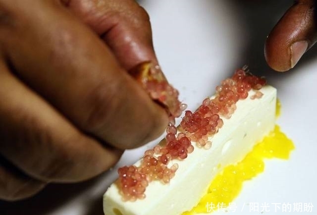 没见|这水果,土豪吃的吧!五千块一箱,我连见都没见过!你们见过吗?