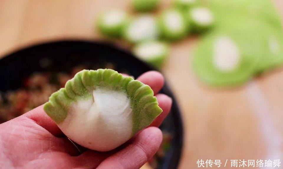 萝卜馅饺子,有人焯水有人直接包?都错了,这样做没异味还特别鲜