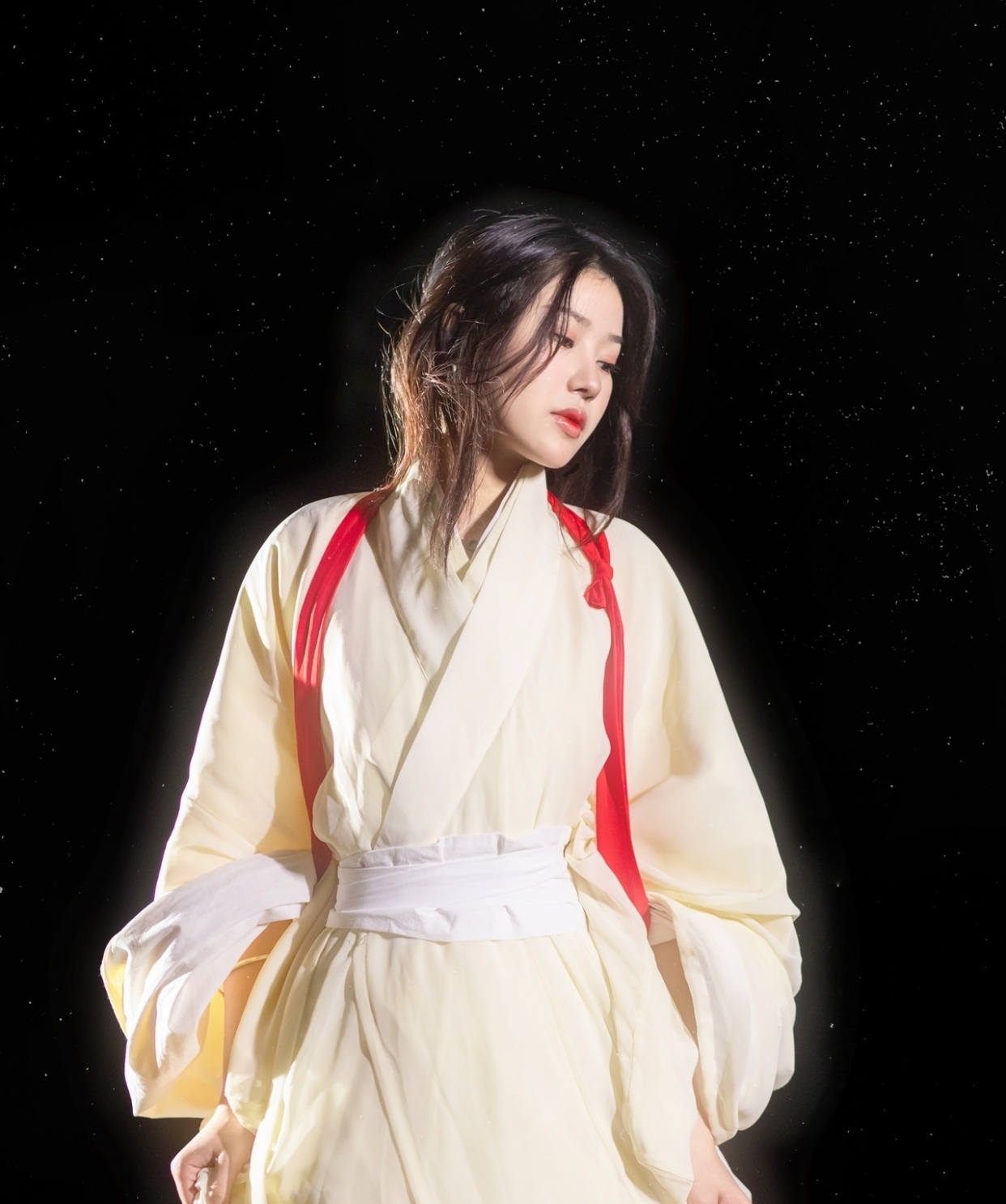 黄瓦@咏怀·七言格律:含苞恰似湖生笔,浮叶犹疑水浸袍