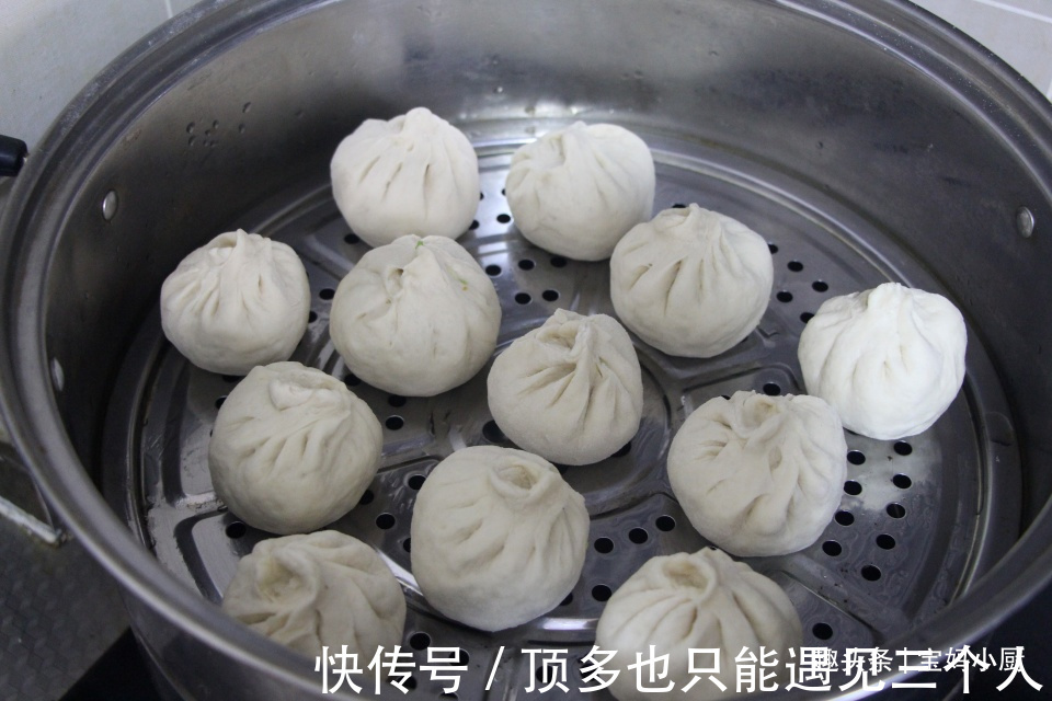 秋季吃包子，俩菜做馅，营养棒不秋燥，肠胃无负担
