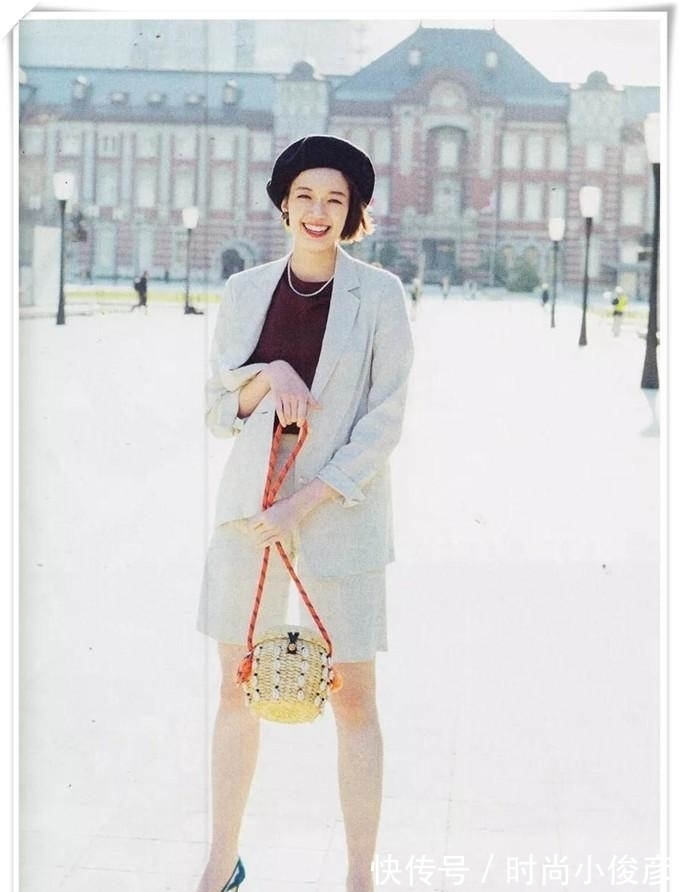 风格 女人上了年纪,少穿运动鞋,多选这3款,提升气质