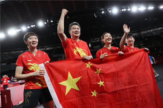 陈梦|刘诗雯豪宅曝光！客厅当训练馆放乒乓球台，奖牌奖牌装满柜子