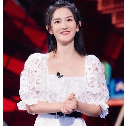 谢娜|《脱口秀大会4》半决赛,谢娜出场即炸,选手整体表现不佳,周奇墨以96票直接晋级