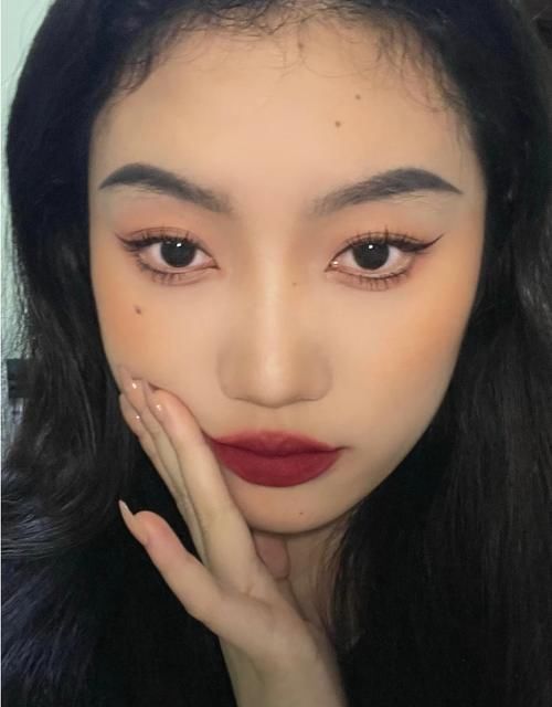 不同风格的眼妆画法你知道吗？纯欲风氛围感十足，第四款最“绝”