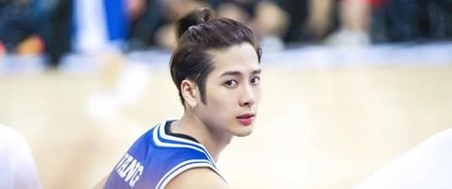 王嘉尔|王嘉尔蔡徐坤张哲瀚!最新一期跑男阵容豪华,还是顶级综艺吗?