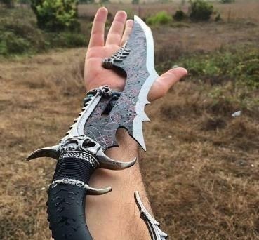 黑曜石&民间手工艺人做出的刀具,宛如武侠小说中的神兵利器,看着都想要