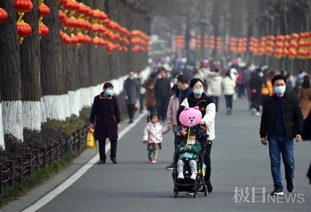 老年|新年春色浓，惹得游人醉