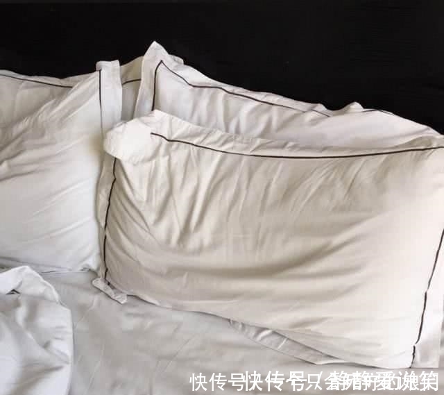 床单又脏又油,清洗时往水里加“三白”,立马焕然似新,贼干净