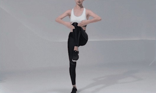 裙子 小姐姐身材真有料,就是裙子很不搭,好想拿把剪子来一刀!