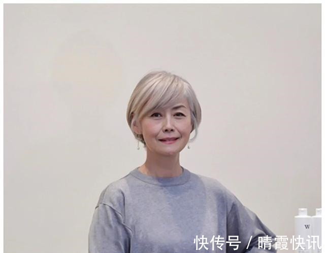 减龄 60岁左右的女人，过年别再烫“大妈卷”！四款减龄发型，更好看