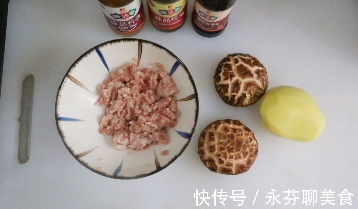 菇面|好吃到舔盘的土豆肉末拌面，酱香浓郁，一碗根本就不够吃