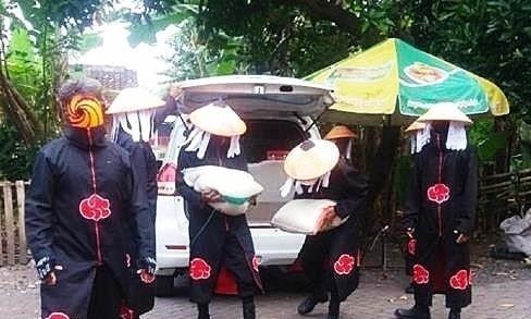 代火影|火影晓组织穿越到三次元世界，带土带头送米，佩恩在街头卖米