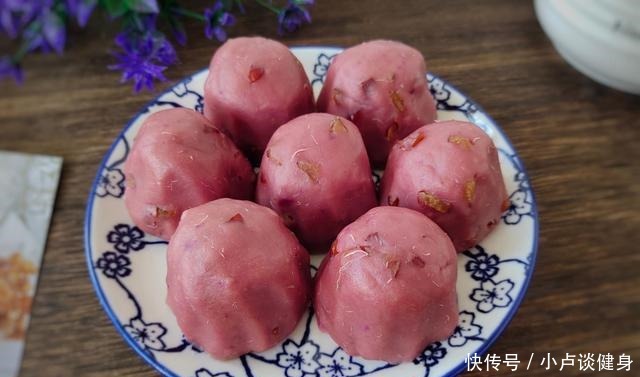 用粗粮简制的早餐,香甜可口,不发酵也松软,夏天我家三天两头做!