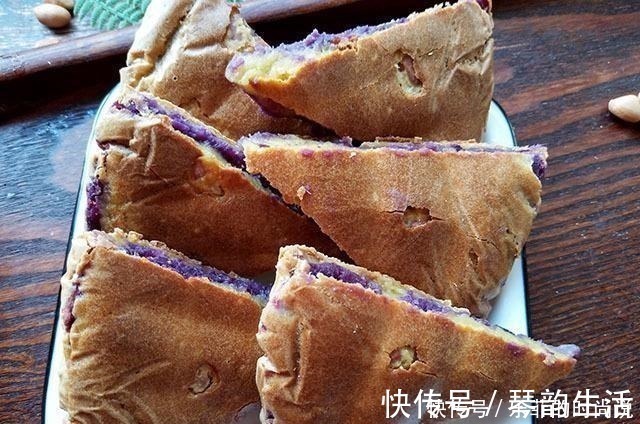 冬天，宁可不吃肉也要吃它，蒸一蒸再烤成夹心饼，比面包简单好吃