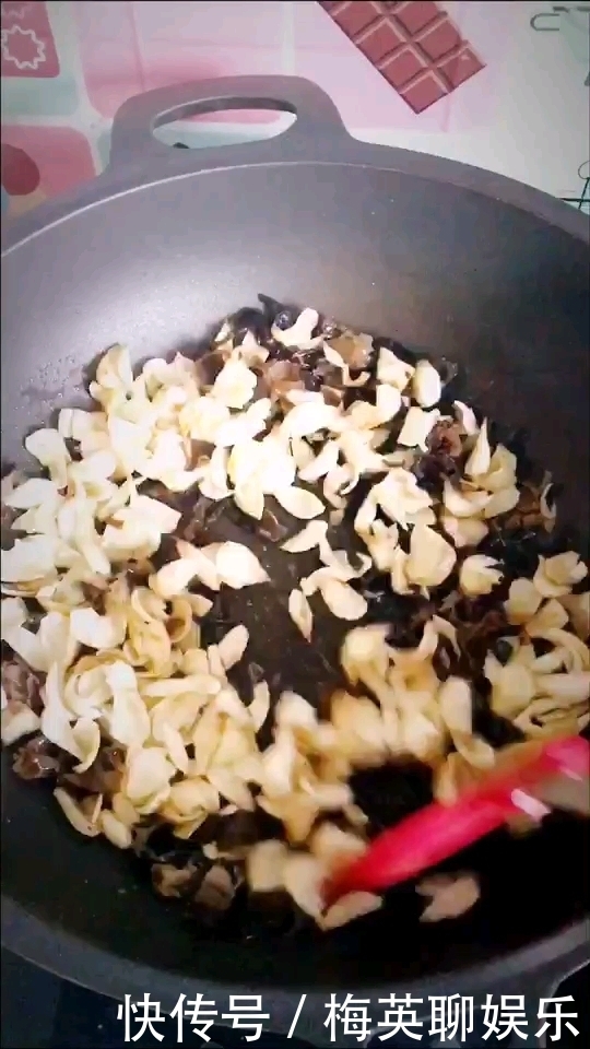 璐瑶|润肺止咳别只炖梨了,教你做个懒人小吃,肺润了,不咳了!