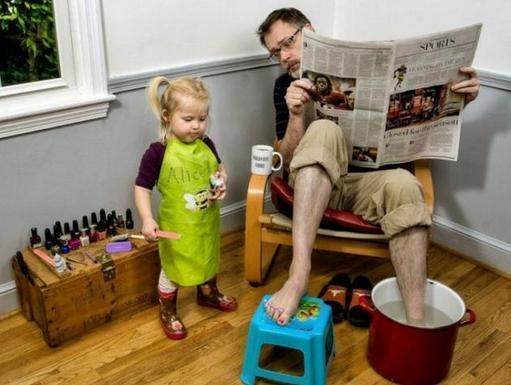 宝宝|宝宝和爸爸单独在家，回来后看到这一幕，内心好崩溃！！