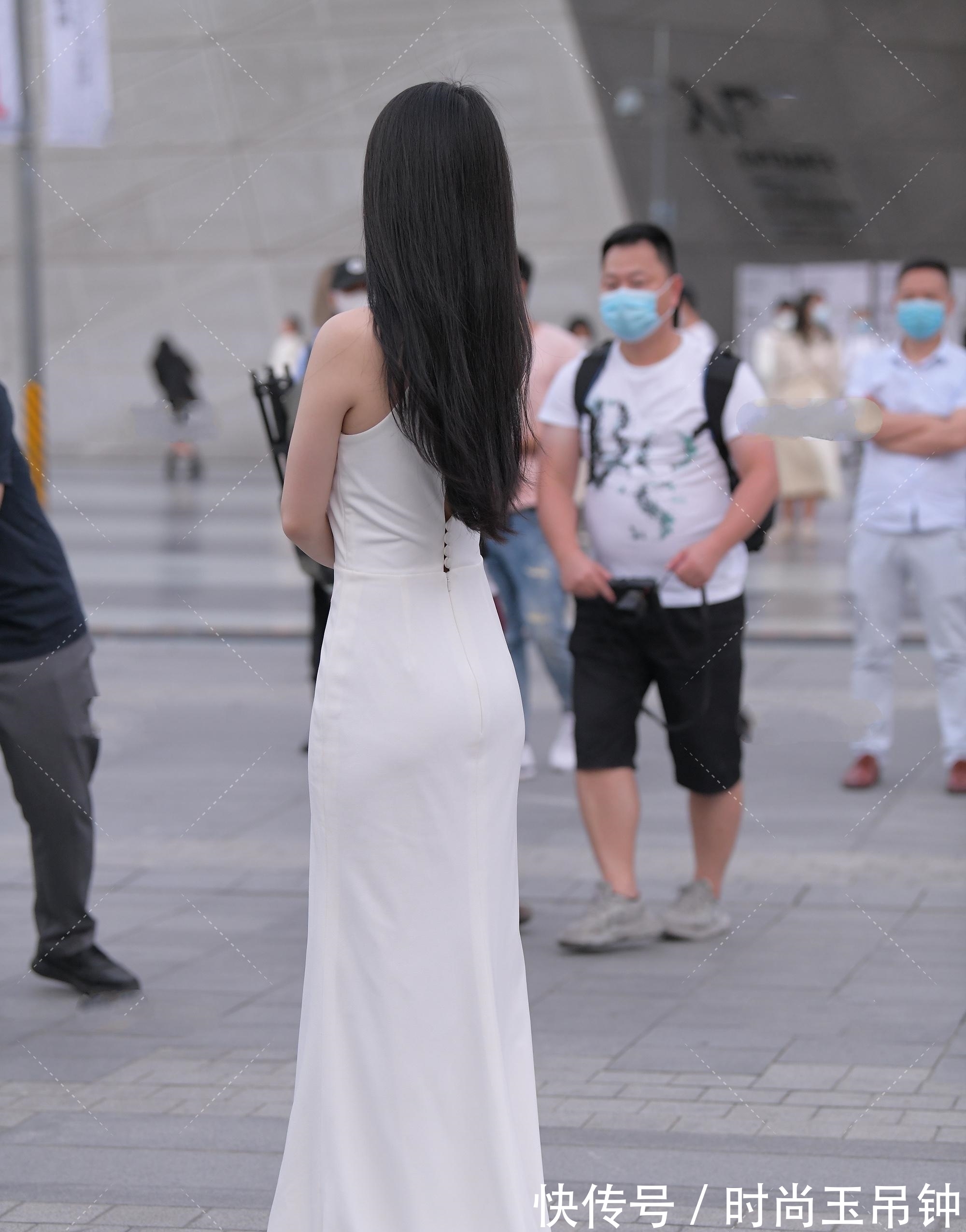 简约|纯白拖尾长裙，简约大气优雅淑女的小礼服