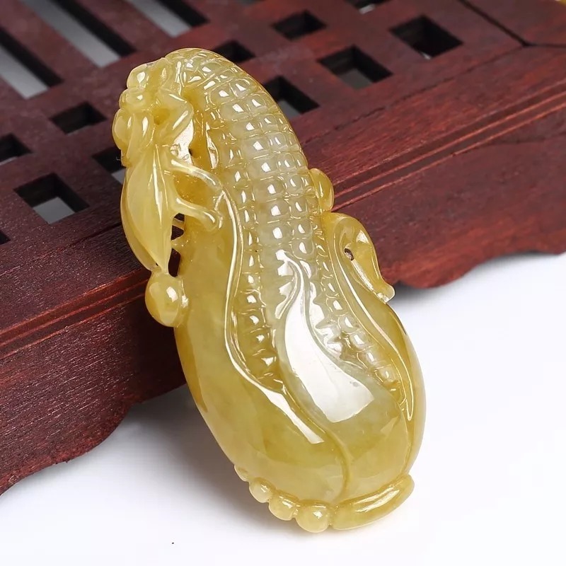 翡翠手镯|黄翡和绿翡翠相比较哪个更好呢?