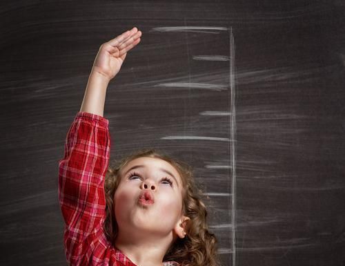 生长激素|“1到18岁”孩子身高参照表,你家娃个子达标没?对照一下便知