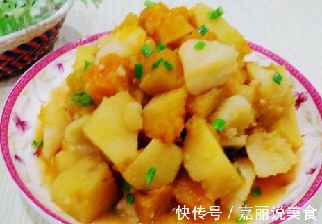 回娘家吃饭,妈妈拿出了拿手的南瓜做法,老公非要妈妈教着做