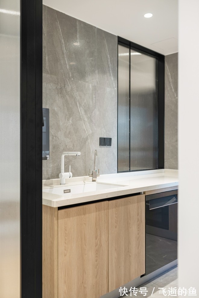 雾霾|雕塑玄关＋进门卧室——“呵护型”色彩美家