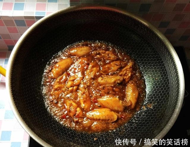 孩子最爱的菜,一周吃3回都嫌不够,简单一焖,香到连汁也不放过