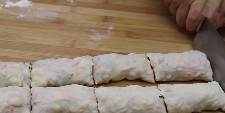 我家最受欢迎的面食,蒸一蒸10分钟出锅,比馅饼简单,比包子好吃