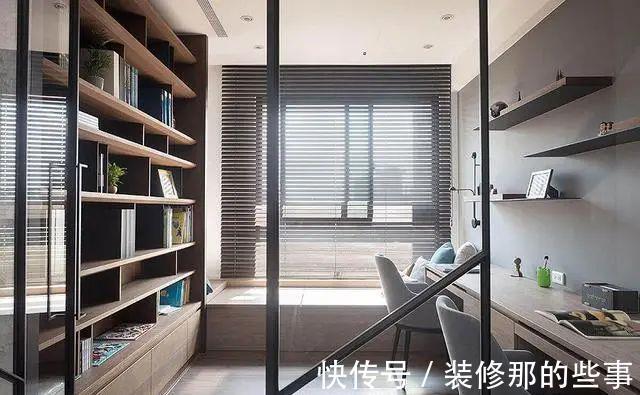 书房|书柜位置丨家里没有书房，书柜怎么放？这5种设计太妙了！