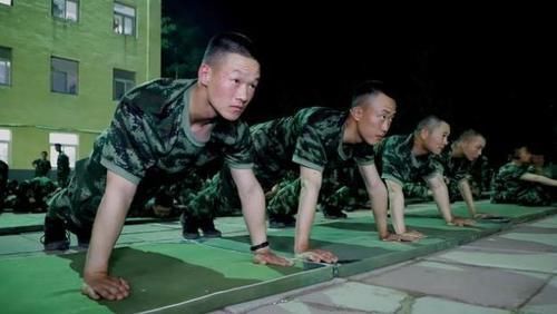 俯卧撑|男人每天40个俯卧撑，6大好处或“悄然而至”，很多人坚持不下来