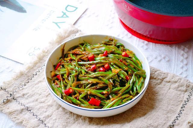 豆角丝|此菜2块钱1斤,孩子吃补钙健脑,保护视力,简单一炒,百吃不厌