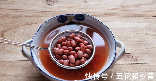 真红糖|50岁姑姑女人秋天要常喝这汤，美味又营养，面如桃花好入秋！