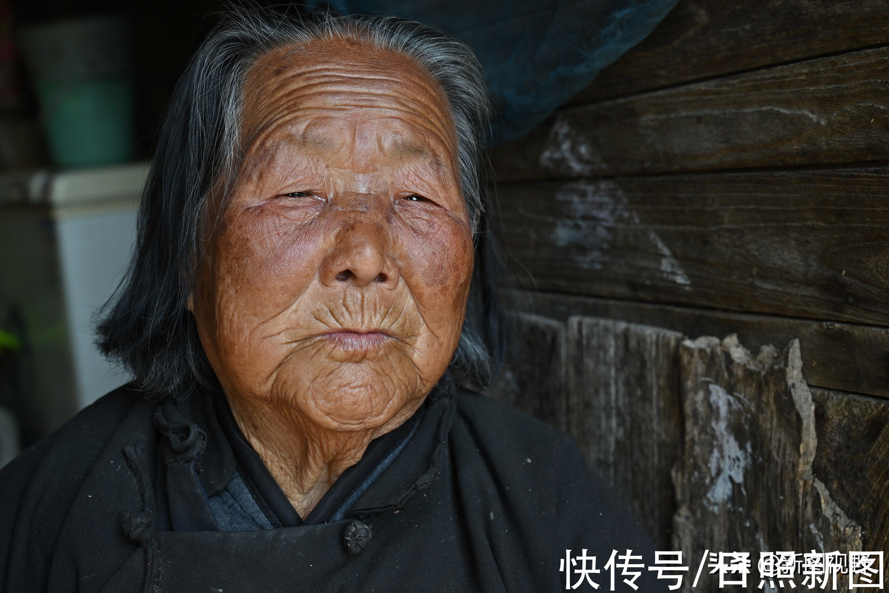 长寿|100岁奶奶,饭前习惯特殊,至今满头黑发,看长寿秘诀是啥