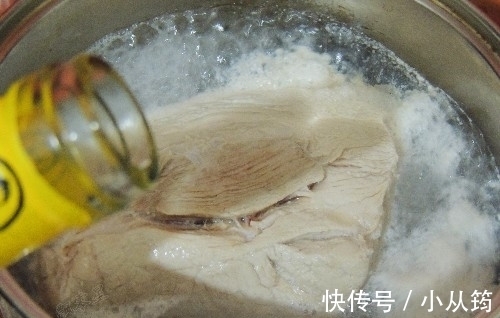 孩子|想吃肉松不用买,自己在家做很简单,1斤肉做一大盘,孩子抢着吃