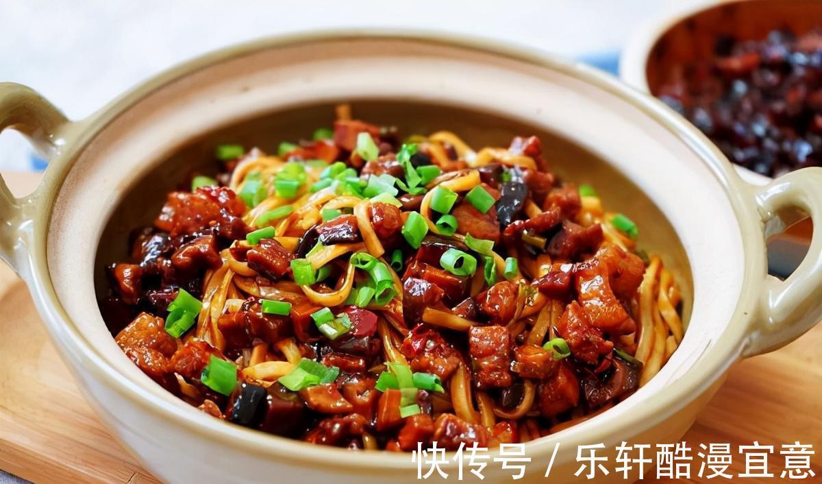 分享正宗的香菇肉丁酱做法，拌面拌饭都不错，味道确实香