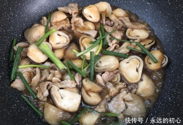 简单|秋天此菜要多吃,好吃易消化,简单一炒,比肉更香,上桌吃不停嘴