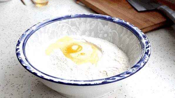 新疆|家庭版“烤包子”,不用发面,皮脆馅香,保证你吃一次就念念不忘