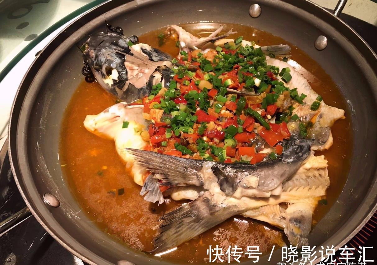 请公公婆婆吃饭，点了13个菜，吃掉1个月生活费，您觉得值吗？