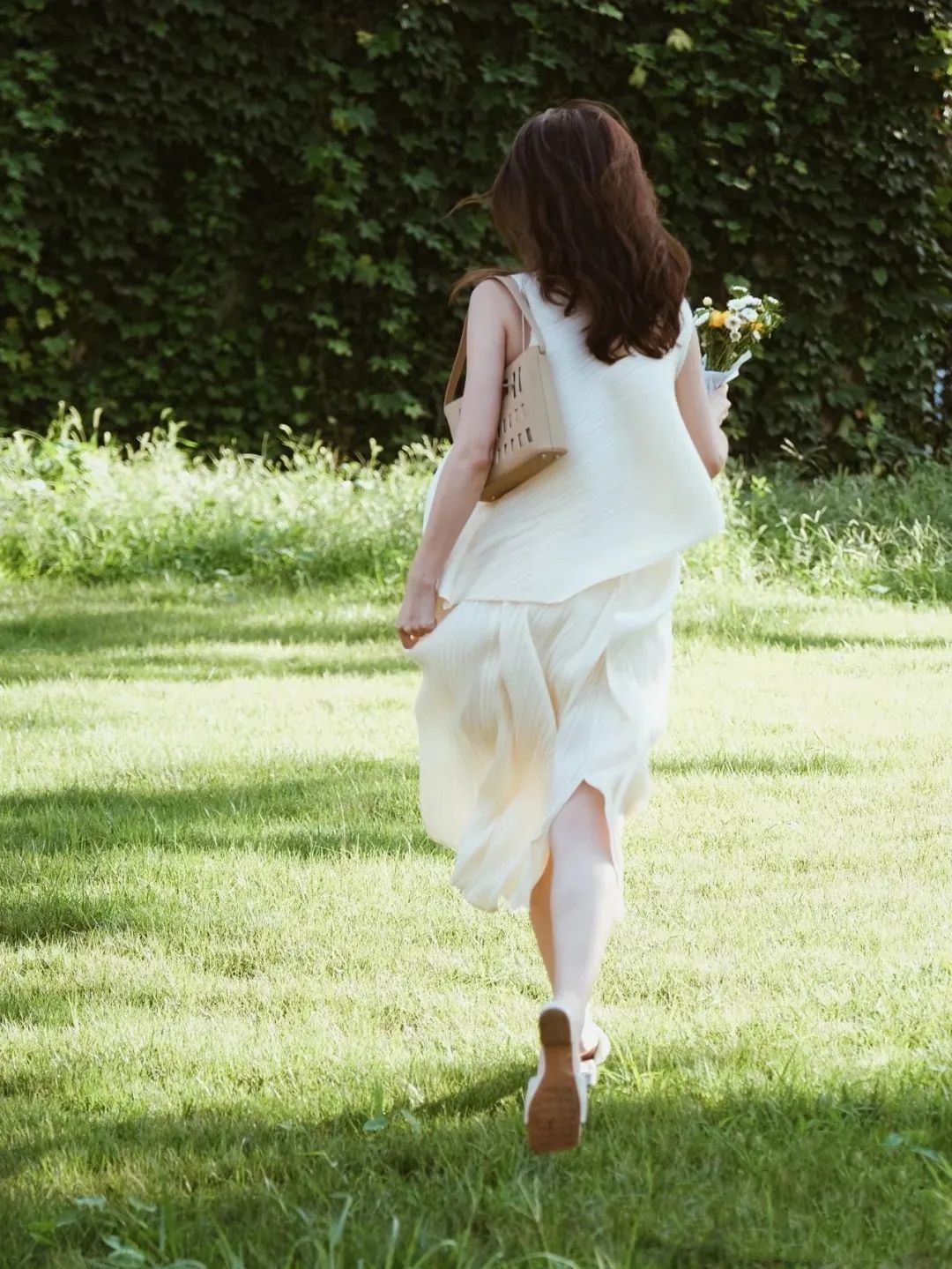 女生|胸大=艳俗？大胸女生该如何穿出高级感？