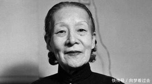 表情|罕见老照片:犯人跪地表情慌张,最后一位是慈禧贴身丫鬟气质佳!