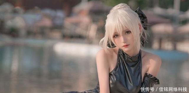 还原|腐团儿cos“生化危机”火了,拿枪姿势神还原,细节百分百还原