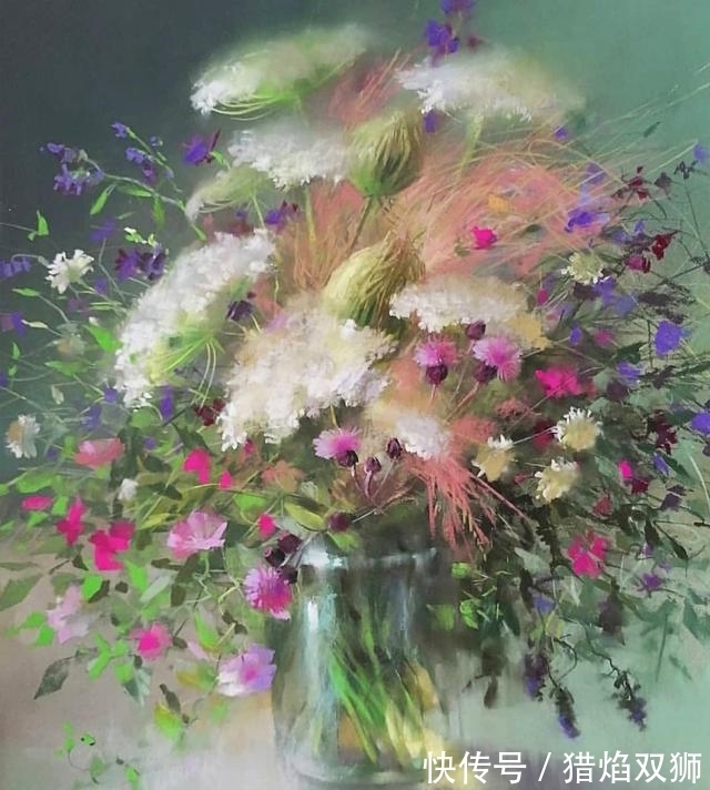 粉画#他可以赋予花卉作品不同的质感,那种柔和自美,赏心悦目!